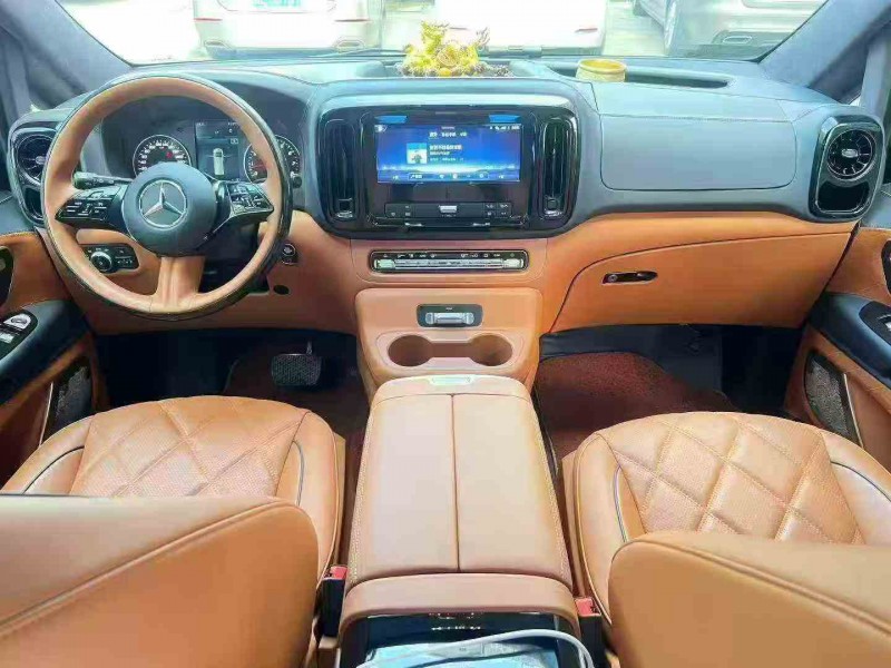 梧州24年奔驰威霆5