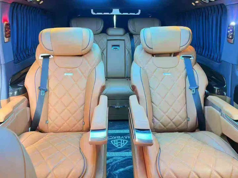 梧州24年奔驰威霆8