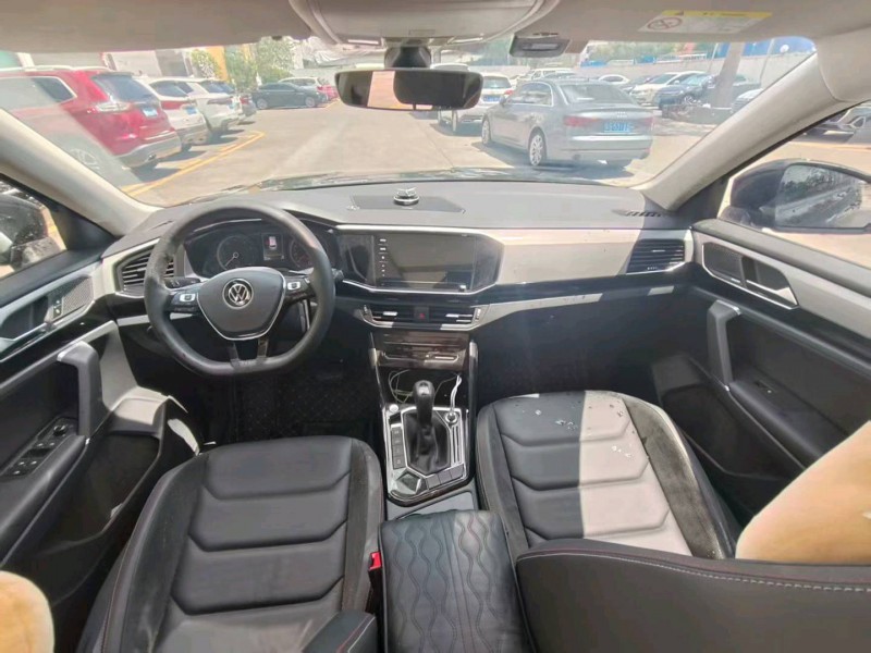 广州21年大众探岳5