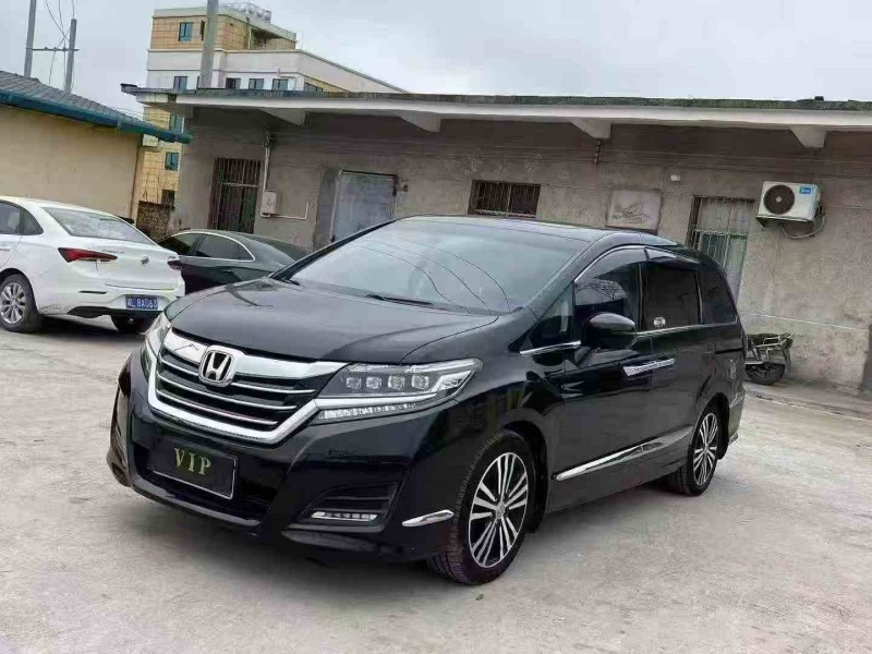 张家界18年本田艾力绅3