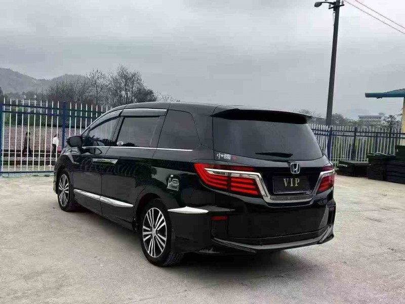 张家界18年本田艾力绅7