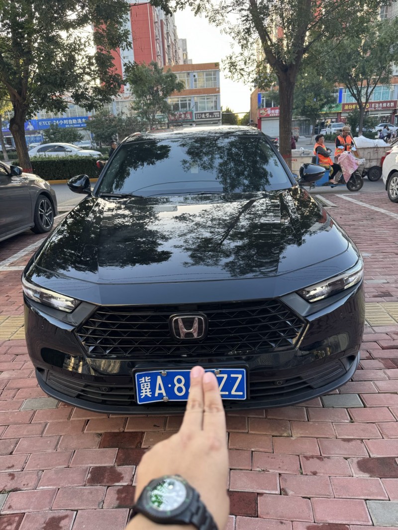 邢台25年本田雅阁1