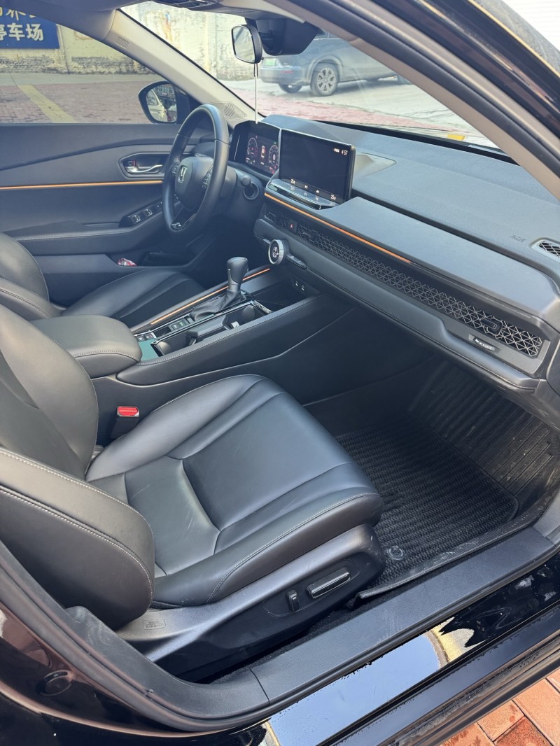 邢台25年本田雅阁2