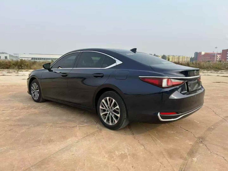 邯郸24年雷克萨斯ES8