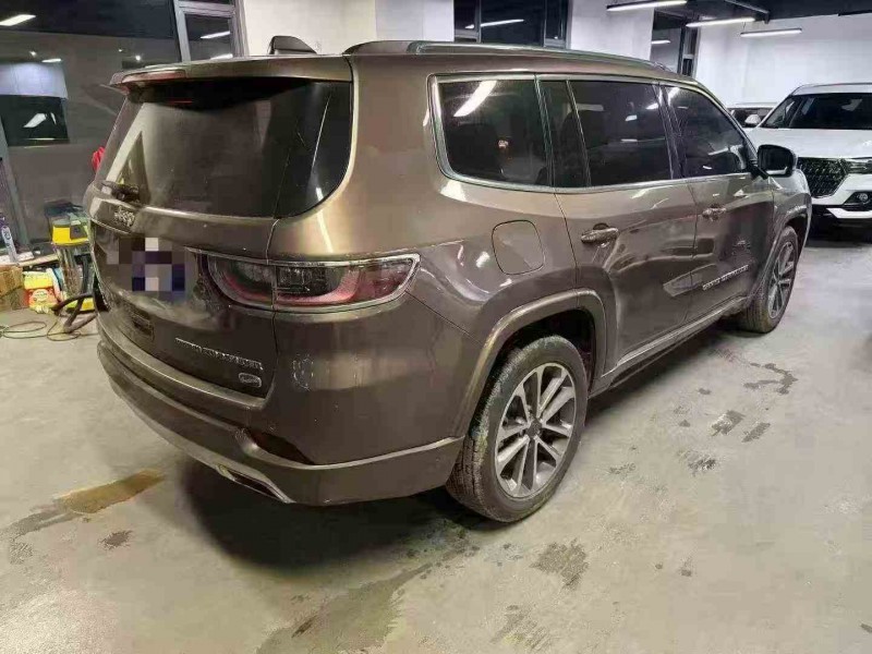 临沧18年Jeep指挥官9