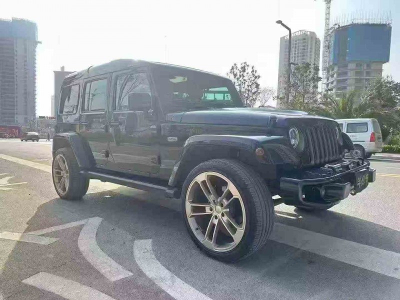 丽江16年Jeep牧马人3