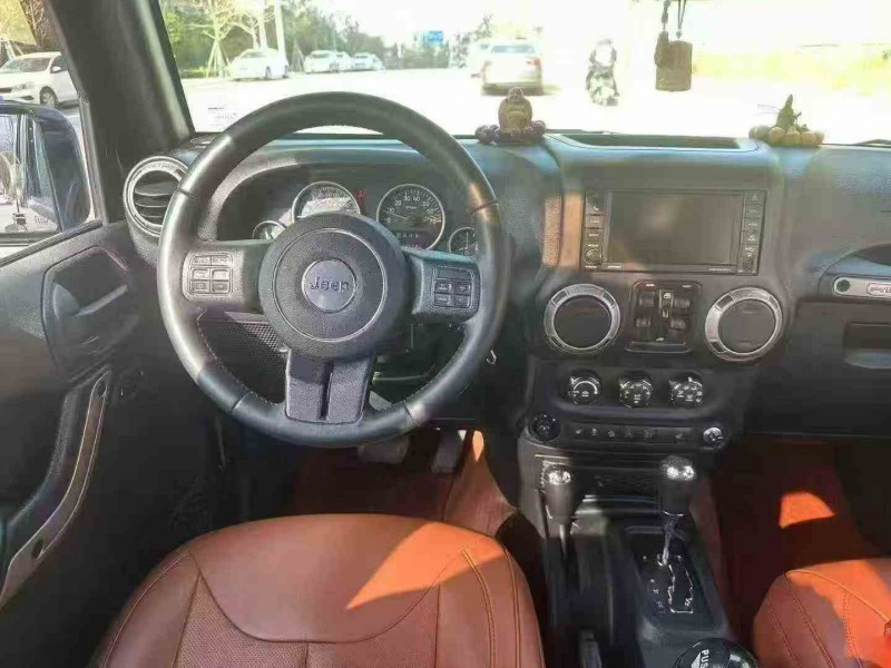 丽江16年Jeep牧马人5