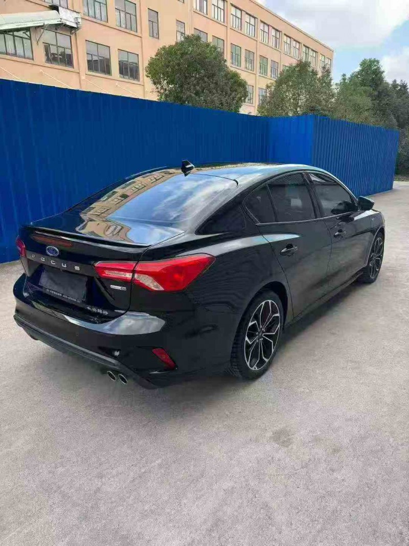 衢州20年福特福克斯8