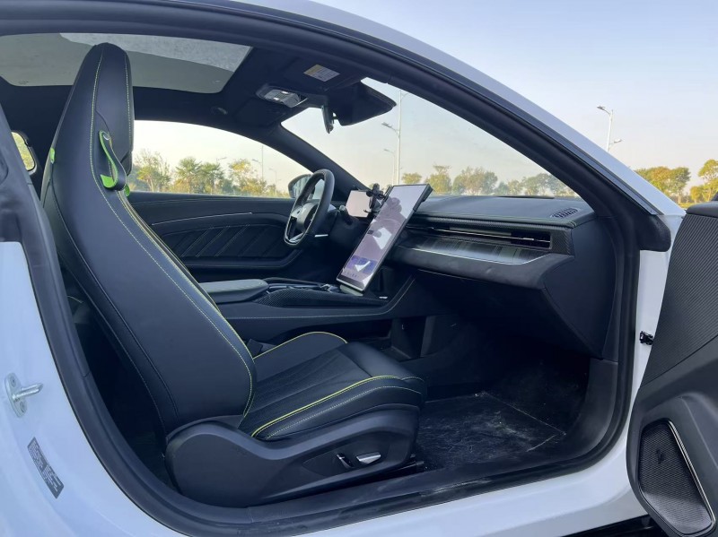 盐城24年哪吒GT4