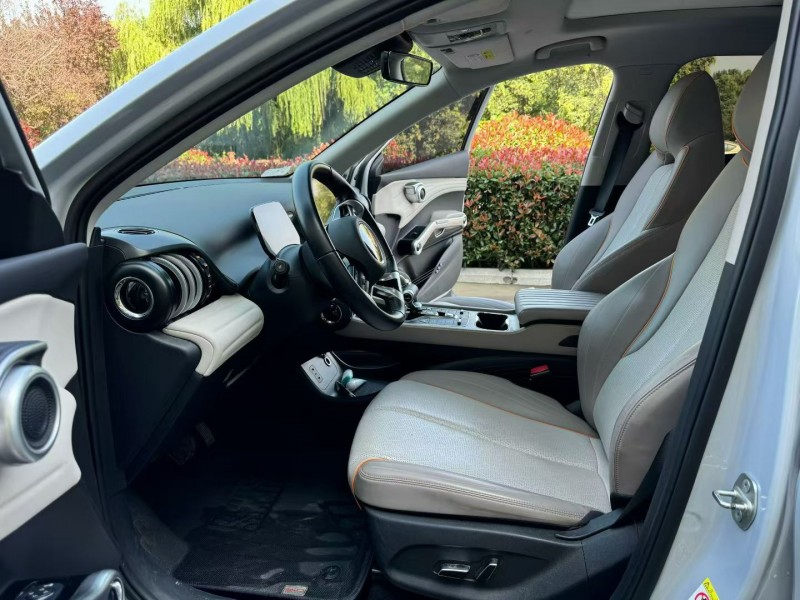 济宁24年比亚迪元7