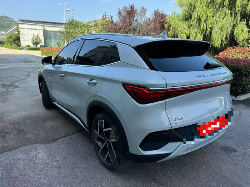 济宁24年比亚迪元8