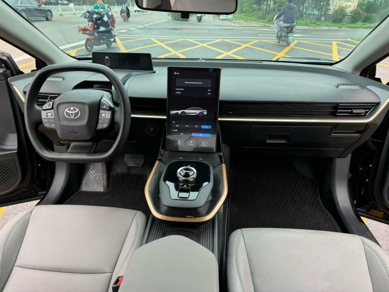 济宁24年丰田BZ3Pro4