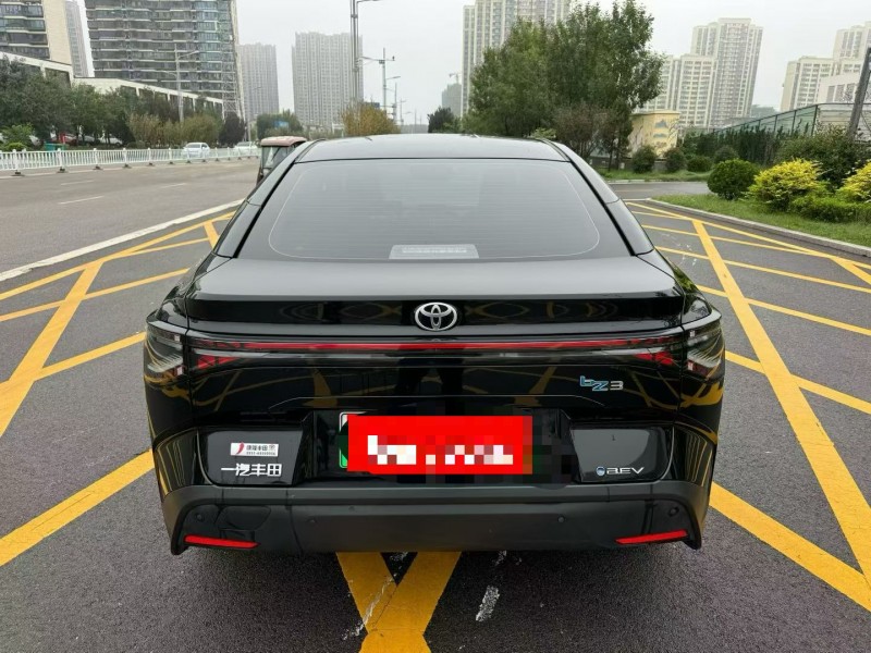 济宁24年丰田BZ3Pro9