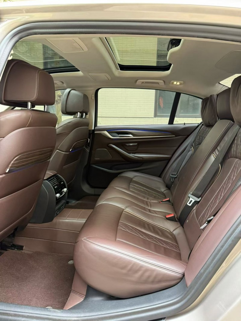 佛山19年宝马5系9