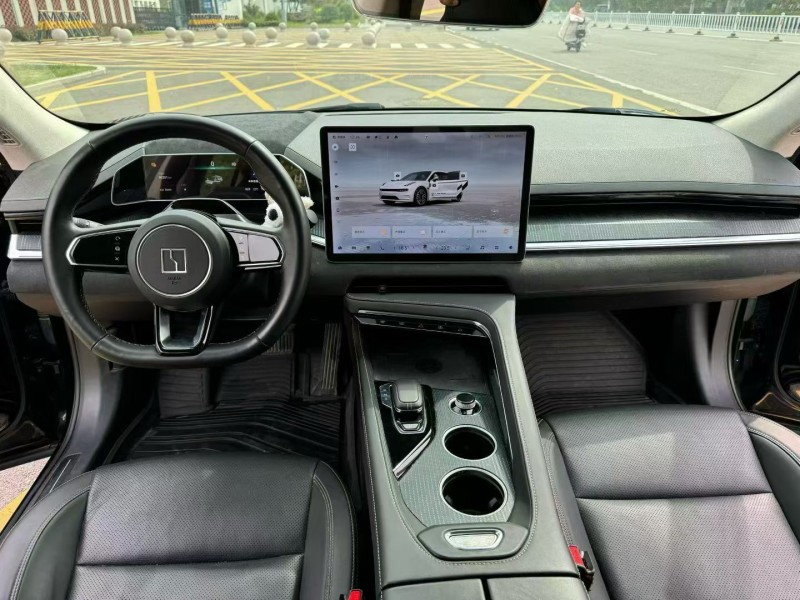 济宁23年极氪汽车0014