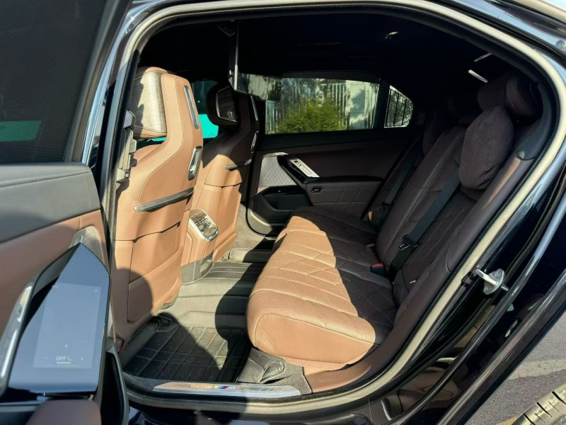 济宁24年宝马7系4