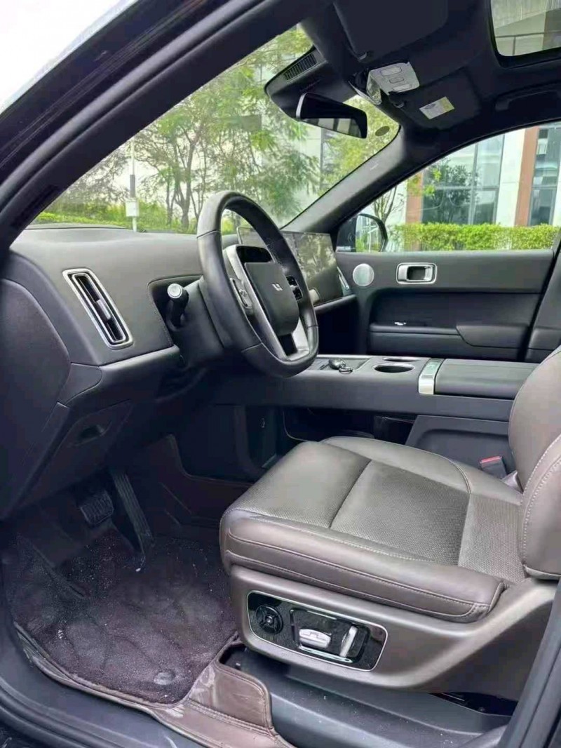 广州23年理想L97