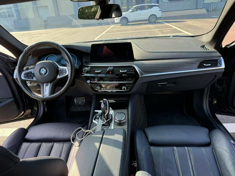 济宁18年宝马5系5