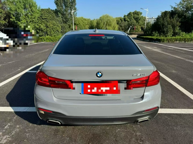 济宁18年宝马5系9