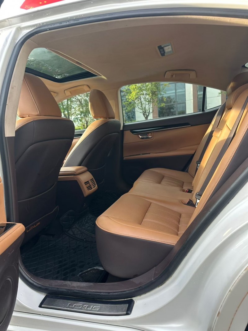 广州17年雷克萨斯ES4