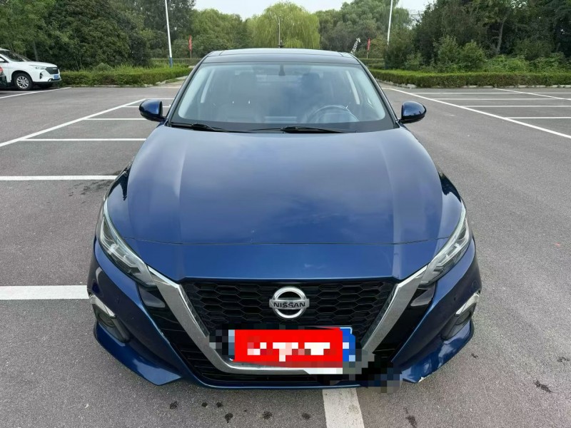 济宁19年日产天籁1