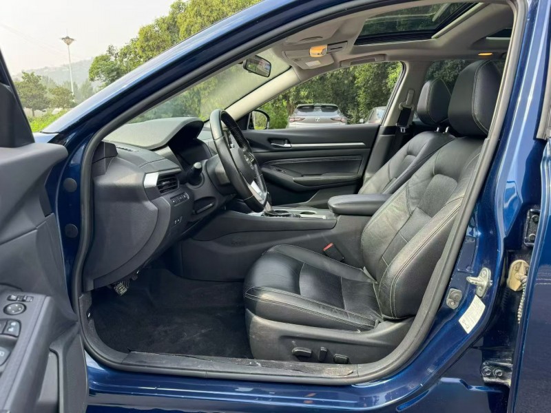 济宁19年日产天籁6