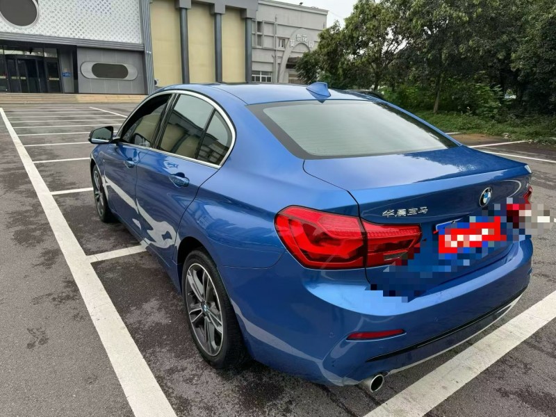 济宁18年宝马1系8