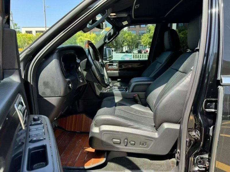 济宁18年林肯航海家3