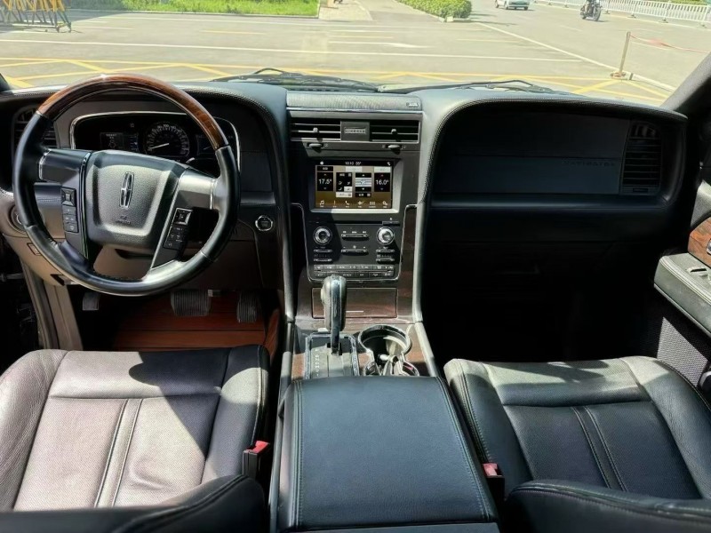 济宁18年林肯航海家5