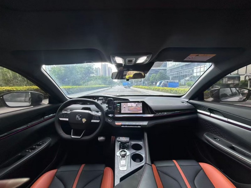 东莞25年长安汽车UNI5