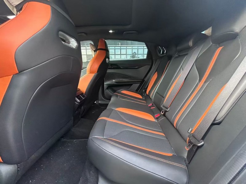 东莞25年长安汽车UNI6