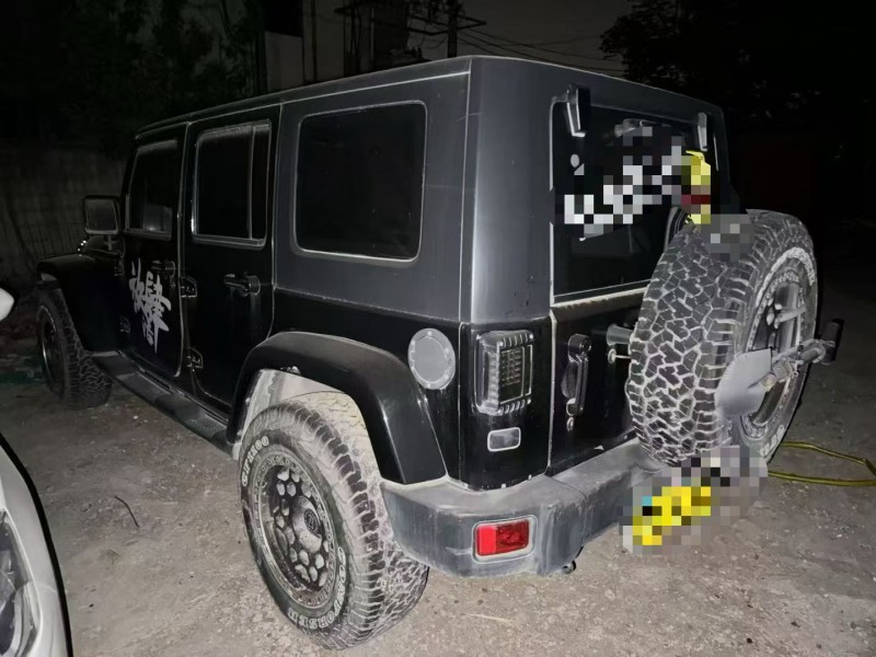 济宁11年Jeep牧马人7