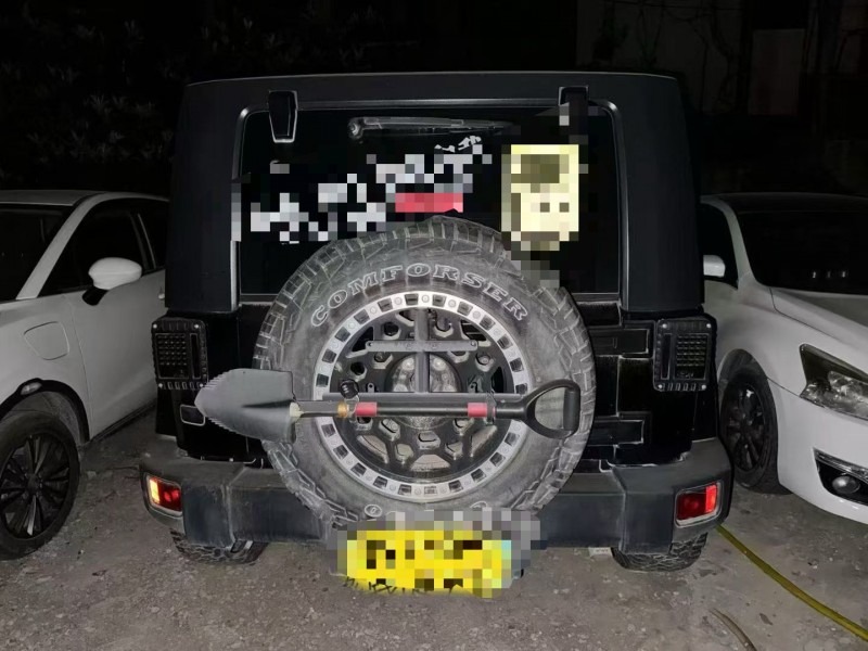 济宁11年Jeep牧马人8