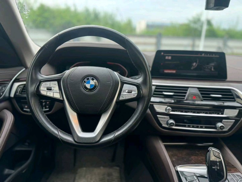 广州20年宝马5系7