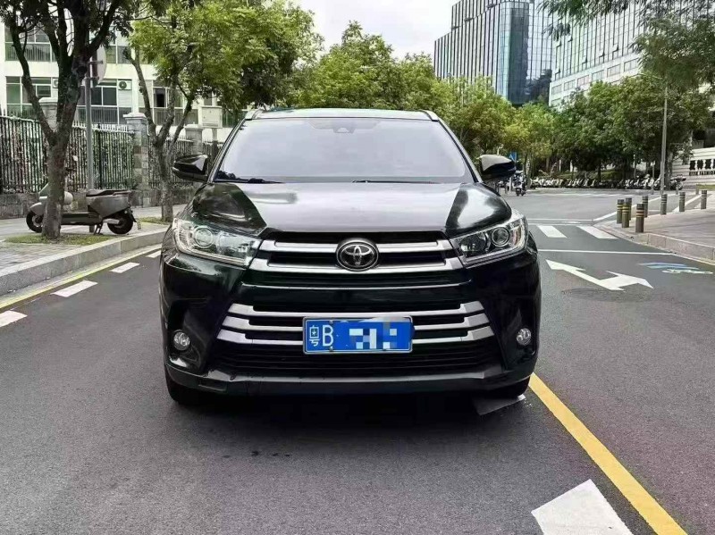 深圳22年丰田汉兰达1