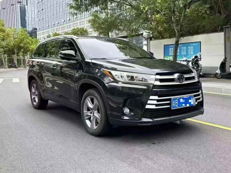 深圳22年丰田汉兰达2