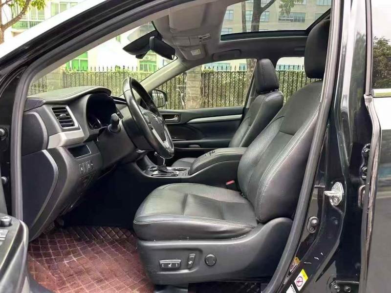 深圳22年丰田汉兰达4