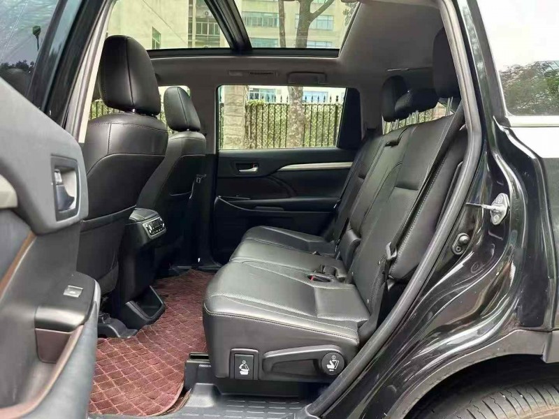 深圳22年丰田汉兰达6