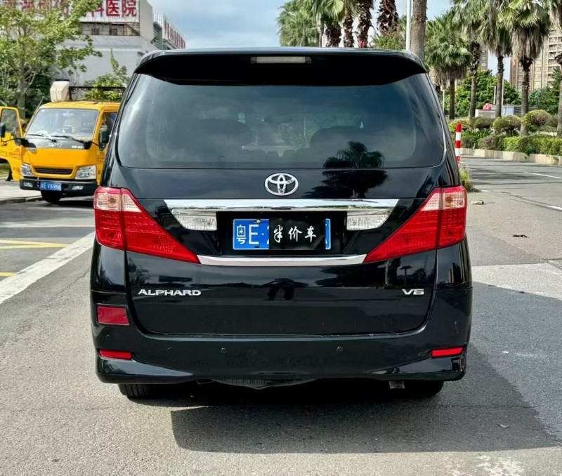 深圳10年丰田埃尔法9