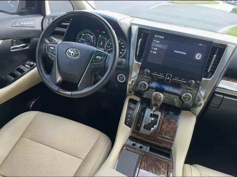 济宁22年丰田埃尔法5