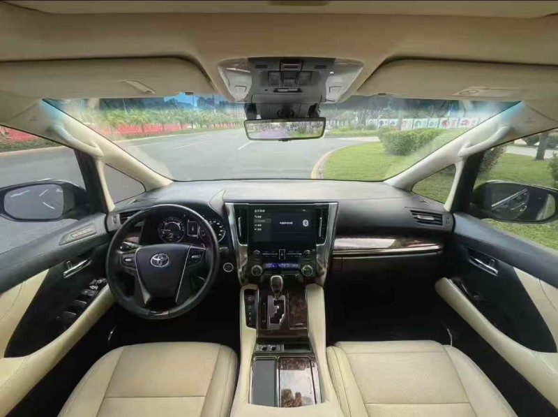 济宁22年丰田埃尔法6