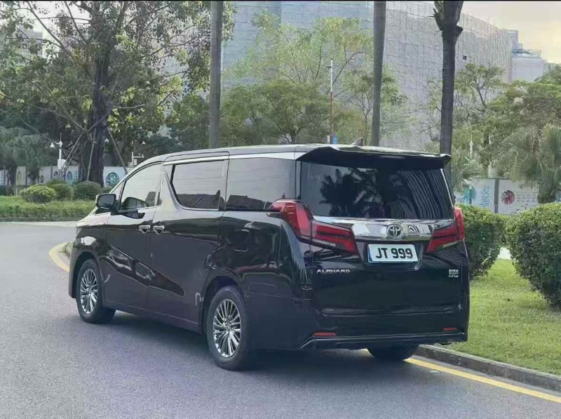 济宁22年丰田埃尔法7