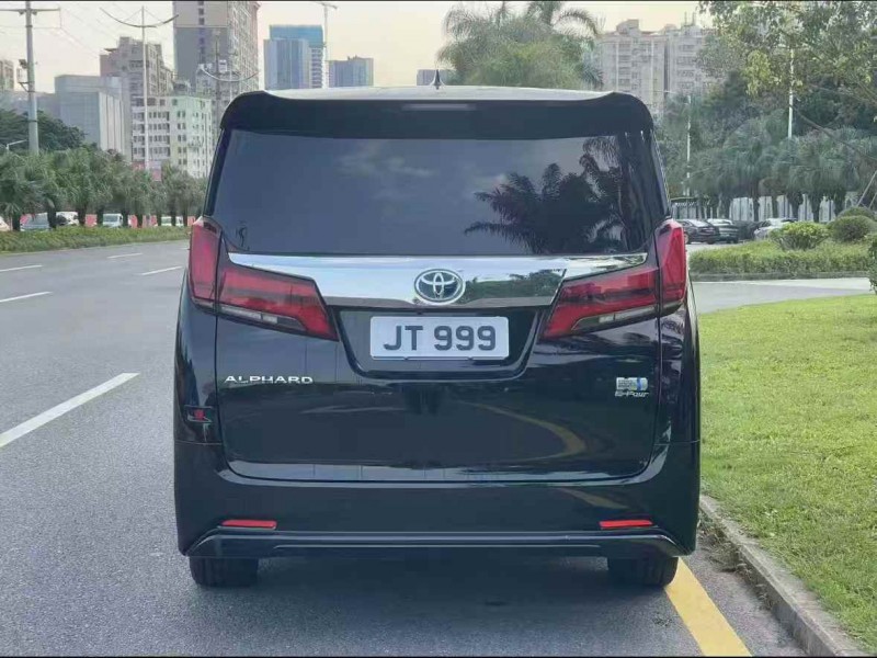 济宁22年丰田埃尔法9