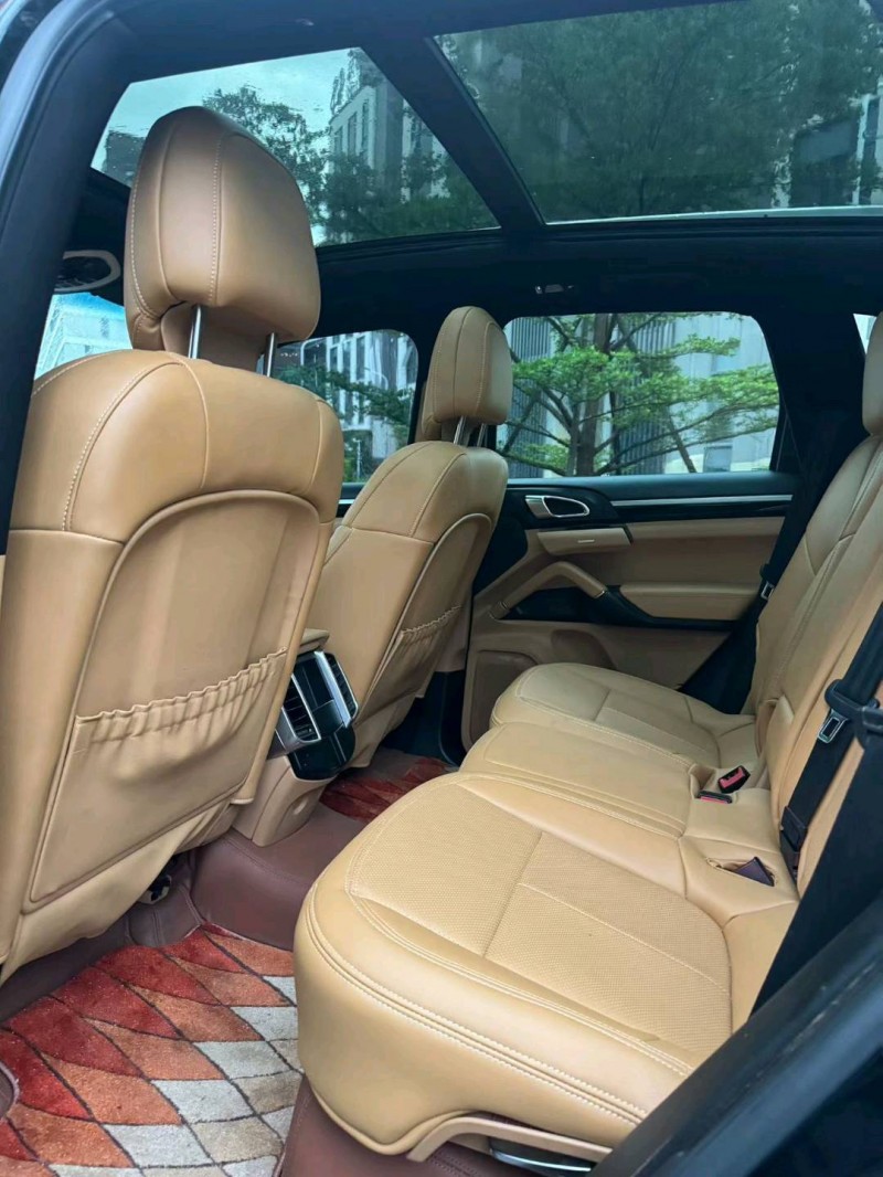 广州13年保时捷卡宴6