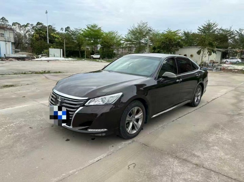 广州15年丰田皇冠2