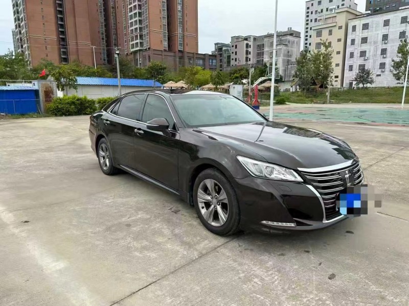 广州15年丰田皇冠3