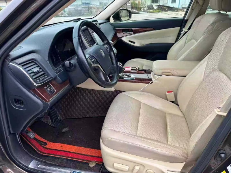 广州15年丰田皇冠4