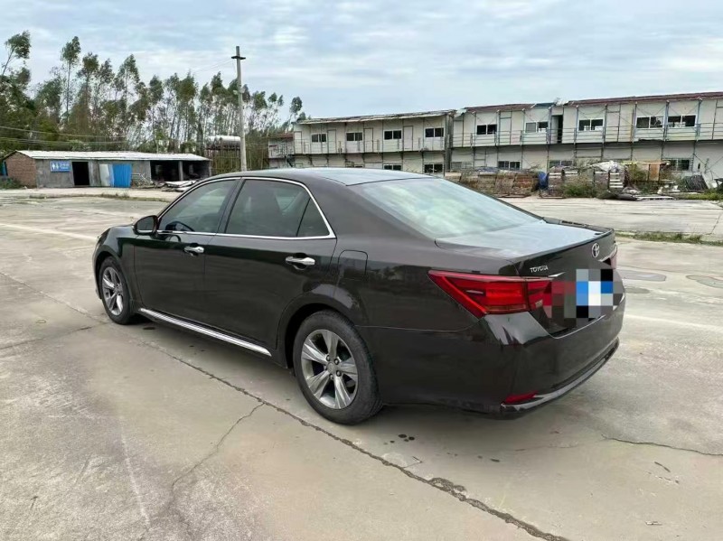 广州15年丰田皇冠8