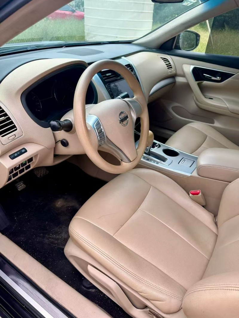 临沂17年日产天籁3