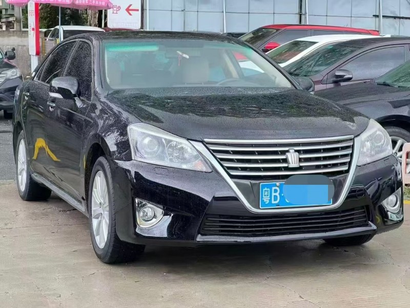 广州14年丰田皇冠3